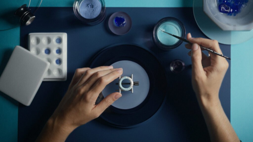 Tiffany-Craft-Application-of-the-Enamel-on-the-Rotating-Ring-scaled-7